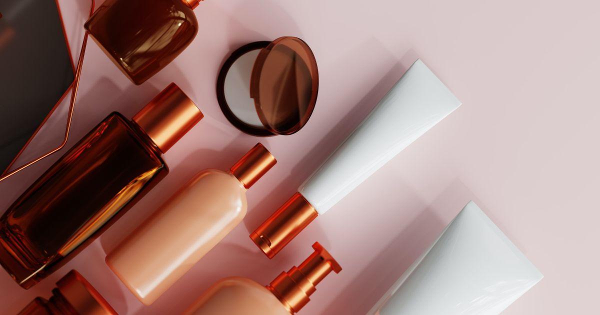 Beauty case in viaggio: guida su cosa portare con te
